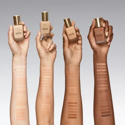 Estée Lauder Double Wear Foundation SPF10 1N0 Porcelain 30ml Estée Lauder Double Wear Foundation SPF10 1N0 Porcelain 30ml