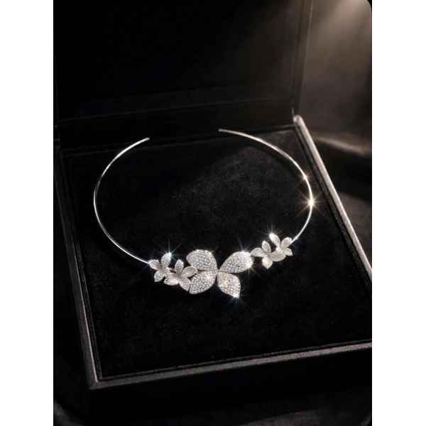Collana Donna Rigida Floreale in Argento 925 con Farfalla e Fiori Scintillanti