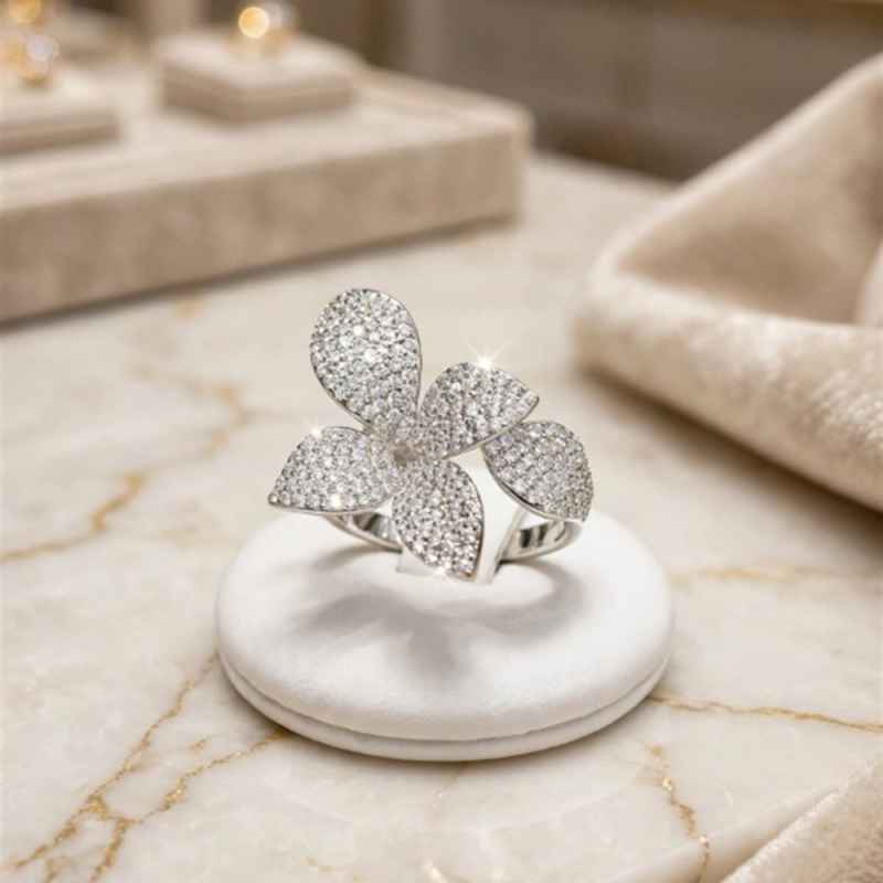 Anello Donna Fiore in Argento 925 con Pietre Bianche – Regolabile Anello Donna Fiore in Argento 925 con Pietre Bianche – Regolabile