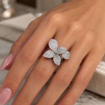 Anello Donna Fiore in Argento 925 con Pietre Bianche – Regolabile