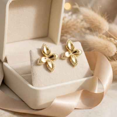 Orecchini Donna a Farfalla in Argento 925 Dorato con Pietre Bianche Orecchini Donna a Farfalla in Argento 925 Dorato con Pietre Bianche