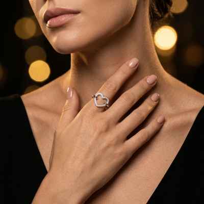 Anello Donna Cuore Regolabile in Argento 925 con Zirconi Anello Donna Cuore Regolabile in Argento 925 con Zirconi