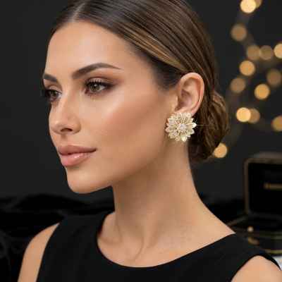 Orecchini Donna Fiore Loto in Argento 925 Dorato con Zirconi Orecchini Donna Fiore Loto in Argento 925 Dorato con Zirconi